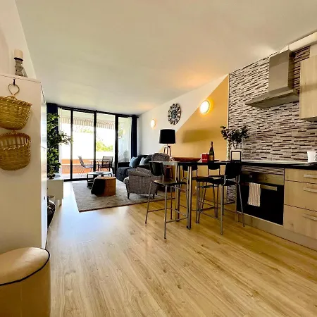 Σπίτι διακοπών Stunning Lovely Flat With Pool And Wi-fi, 31 *