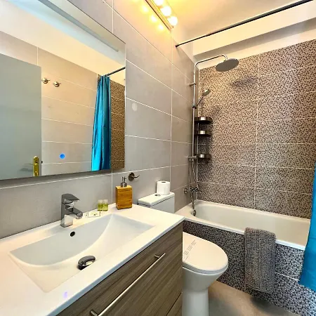 Stunning Lovely Flat With Pool And Wi-fi, 31 * Arona (Tenerife)