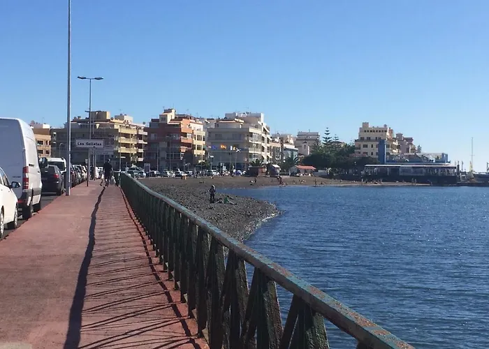 Stunning Lovely Flat With Pool And Wi-fi, 31 Semesterbostad *