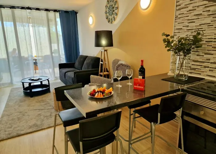 Stunning Lovely Flat With Pool And Wi-fi, 31 * Arona (Tenerife)