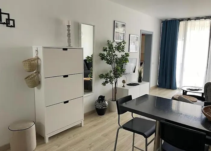 Stunning Lovely Flat With Pool And Wi-fi, 31